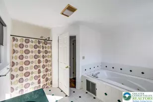 205 Regent St, Bushkill, PA 18324 - Photo 40