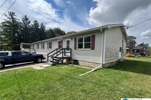 6 Eley St, Upper Nazareth Twp, PA 18064 - Photo 4