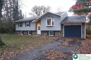 2316 Wagon Wheel Dr, Forks Twp, PA 18040 - Photo 2