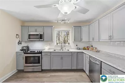 104 Scotch Pine Court, Delaware Twp, PA 18328 - Photo 10