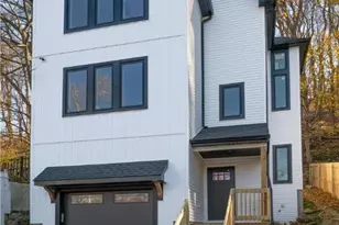 111 Main St, Glendon Boro, PA 18042 - Photo 1