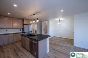 111 Main St, Glendon Boro, PA 18042 - Photo 4