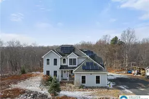 1392 Whispering Hills Ct, Chestnuthill Twp, PA 18330 - Photo 32