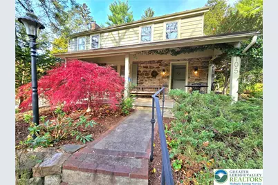 105 Pine Top Trail, Bethlehem City, PA 18017 - Photo 2