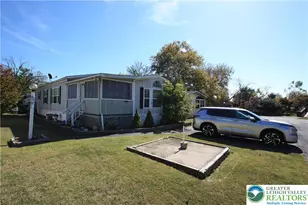 38 Oakwood Ct, East Allen Township, PA 18014 - Photo 2