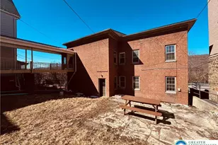 25 W Ridge St, Lansford, PA 18232 - Photo 2