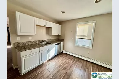 137 E Nesquehoning Street, Easton, PA 18042 - Photo 4