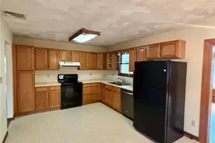 132 Nazareth Dr, Moore Township, PA 18064 - Photo 6