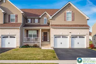 9615 Crescent Ln, Upper Macungie Township, PA 18031 - Photo 2