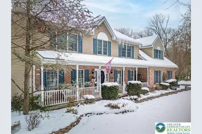 210 Evergreen Court, Ross Twp, PA 18353 - Photo 2