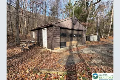 1433 Deerpath Drive, Lehigh Township, PA 18088 - Photo 8