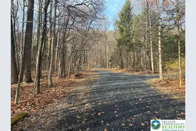 1433 Deerpath Drive, Lehigh Township, PA 18088 - Photo 4