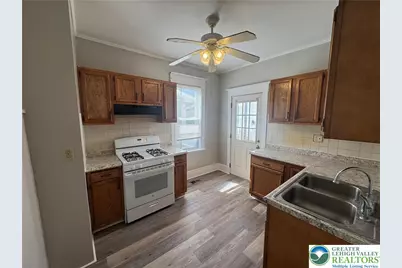 113 E Madison, Easton, PA 18042 - Photo 8