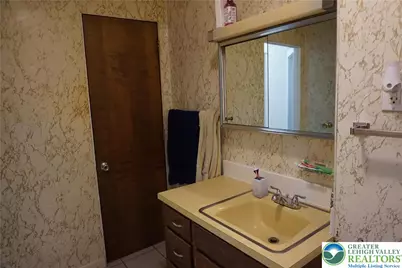 156 W Nesquehoning Street, Easton, PA 18042 - Photo 14