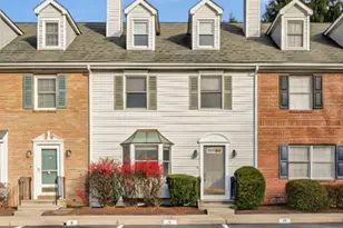 116 Eaglesmere Cir, East Stroudsburg, PA 18301 - Photo 2