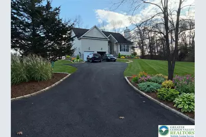 106 Hilda Court, Smithfield Twp, PA 18301 - Photo 2