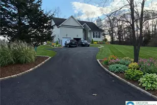 106 Hilda Ct, Smithfield Twp, PA 18301 - Photo 2