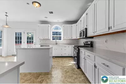 6832 Scenic View Drive, Lower Macungie Twp, PA 18062 - Photo 6