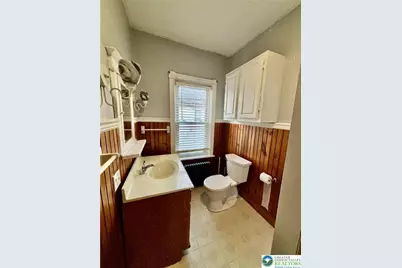 35 E Pennsylvania Avenue, Pen Argyl Boro, PA 18072 - Photo 8