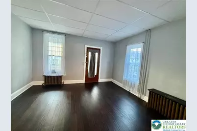 35 E Pennsylvania Avenue, Pen Argyl Boro, PA 18072 - Photo 4