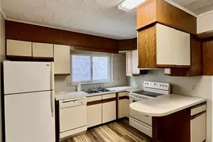 12 Pennsylvania Ave, Pen Argyl Boro, PA 18072 - Photo 4