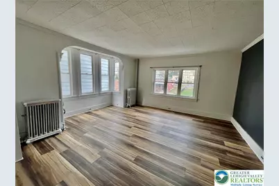 12 Pennsylvania Avenue #8, Pen Argyl Boro, PA 18072 - Photo 2