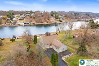 614 Wynonah Drive, South Manheim Twp, PA 17922 - Photo 2