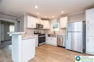 465 Royal Manor Rd, Williams Township, PA 18042 - Photo 2