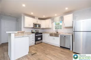 465 Royal Manor Rd, Williams Township, PA 18042 - Photo 2