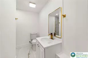 43 Evergreen St, Nazareth Boro, PA 18064 - Photo 16