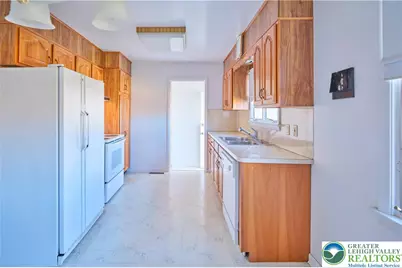 999 Wilbur Avenue, Phillipsburg, NJ 08865 - Photo 10