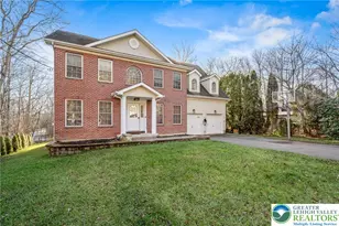 2121 Warwick Cir, Coolbaugh Twp, PA 18466 - Photo 2