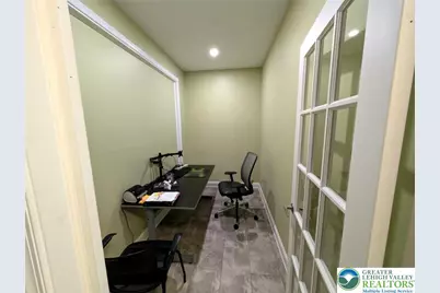 4295 Tilghman #201, South Whitehall Township, PA 18104 - Photo 4