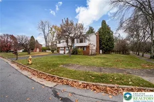 368 Oxford Dr, Bethlehem City, PA 18017 - Photo 2