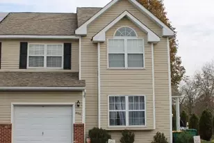 656 Honeysuckle Way, Pennsburg Boro, PA 18073 - Photo 2