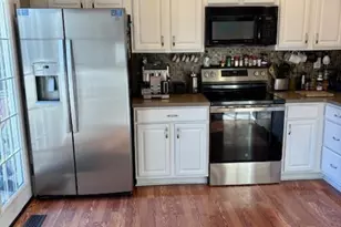 656 Honeysuckle Way, Pennsburg Boro, PA 18073 - Photo 6