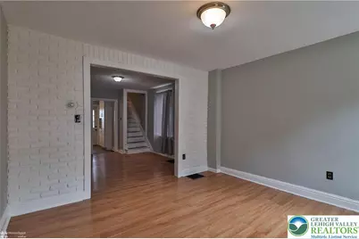 123 E Garrison Street, Bethlehem City, PA 18018 - Photo 2