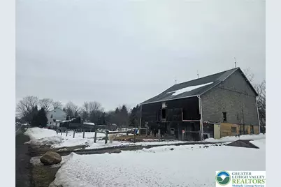 4586 W Mountain View Drive, Lehigh Township, PA 18088 - Photo 8