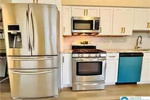 405 N 6th St, Allentown, PA 18102 - Photo 4