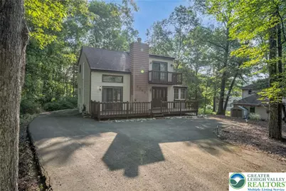 114 Brentwood Drive, Bushkill, PA 18324 - Photo 2