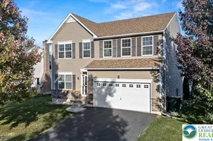 17 Stone Creek Court, Palmer Twp, PA 18045 - Photo 2
