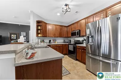 6875 Pioneer Drive, Macungie Boro, PA 18062 - Photo 18