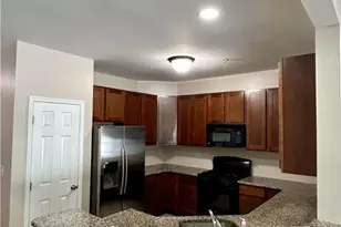 306 Milkweed Dr, Upper Macungie Township, PA 18104 - Photo 2