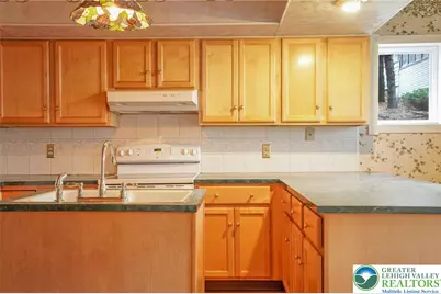 228 W Abbott Street, Lansford Boro, PA 18232 - Photo 18