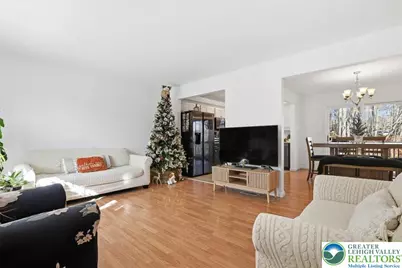 102 Longshore Circle, Smithfield Twp, PA 18302 - Photo 8