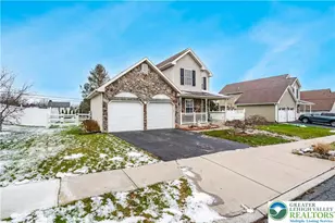 30 Crown Dr, Forks Twp, PA 18040 - Photo 2