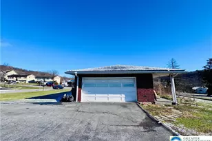 944 E Federal St, Salisbury Township, PA 18103 - Photo 2