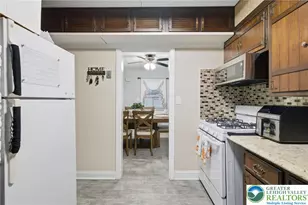 1950 Oxford Dr, Allentown City, PA 18103 - Photo 18