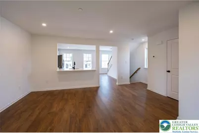 560 Long Street #1, Emmaus Boro, PA 18049 - Photo 4