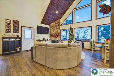 532 Buck Mountain Blvd, Hazle Township, PA 18202 - Photo 22